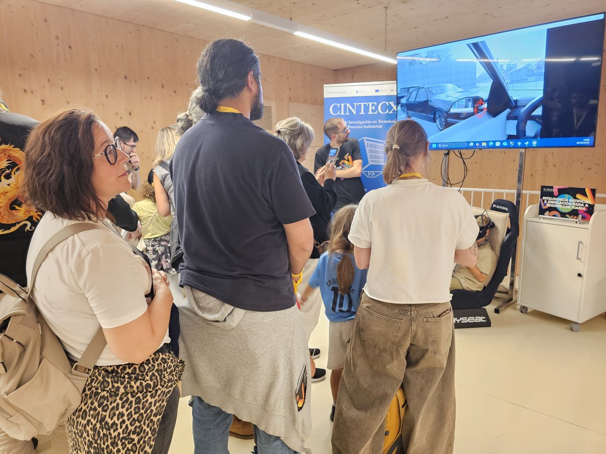 cintecx's tweet image. ➡️ Os investigador@s Mario Soilán , Ana Sánchez e Antón Núñez , do grupo #GeoTech, presentaron a actividade “#IA e simulación para a seguridade viaria”, para reducir e previr #accidentes de #tráfico. 
🔗Descubre os detalles: cintecx.uvigo.es/gl/cintecx-de-…
#GNight