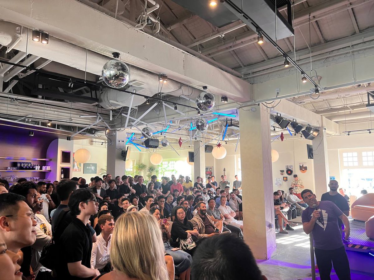 linx_labs's tweet image. TOKEN2049 takeaways 🇸🇬

Reconnected with old friends, met incredible new builders. Everywhere you look: stablecoins scaling, crypto neobanks launching, TradFi integrating deeply. Web3 is playing in the big leagues now - incredible to see this unfold and be part of it.

Also…