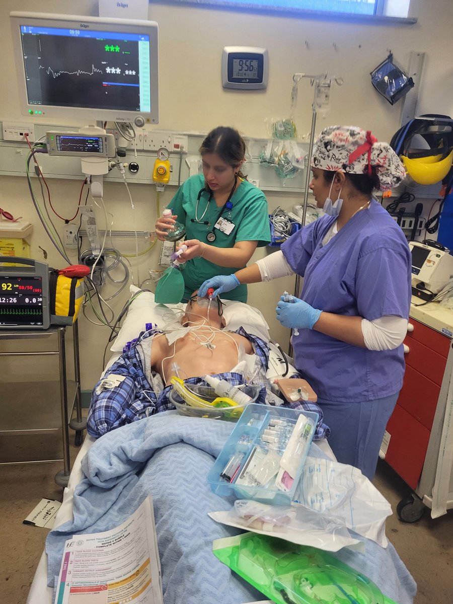 ShazCassidy's tweet photo. What an excellent interprofessional & interdepartmental Sepsis sim with ED, ICU & Medical NCHD's @MUH with a focus on quick recognition and management of Sepsis & Septic shock. Ran as part of the implementation plan in MUH for the New National Sepsis Guidlines #ISBAR #Sepsis6 https://t.co/cfpoXOkwOU