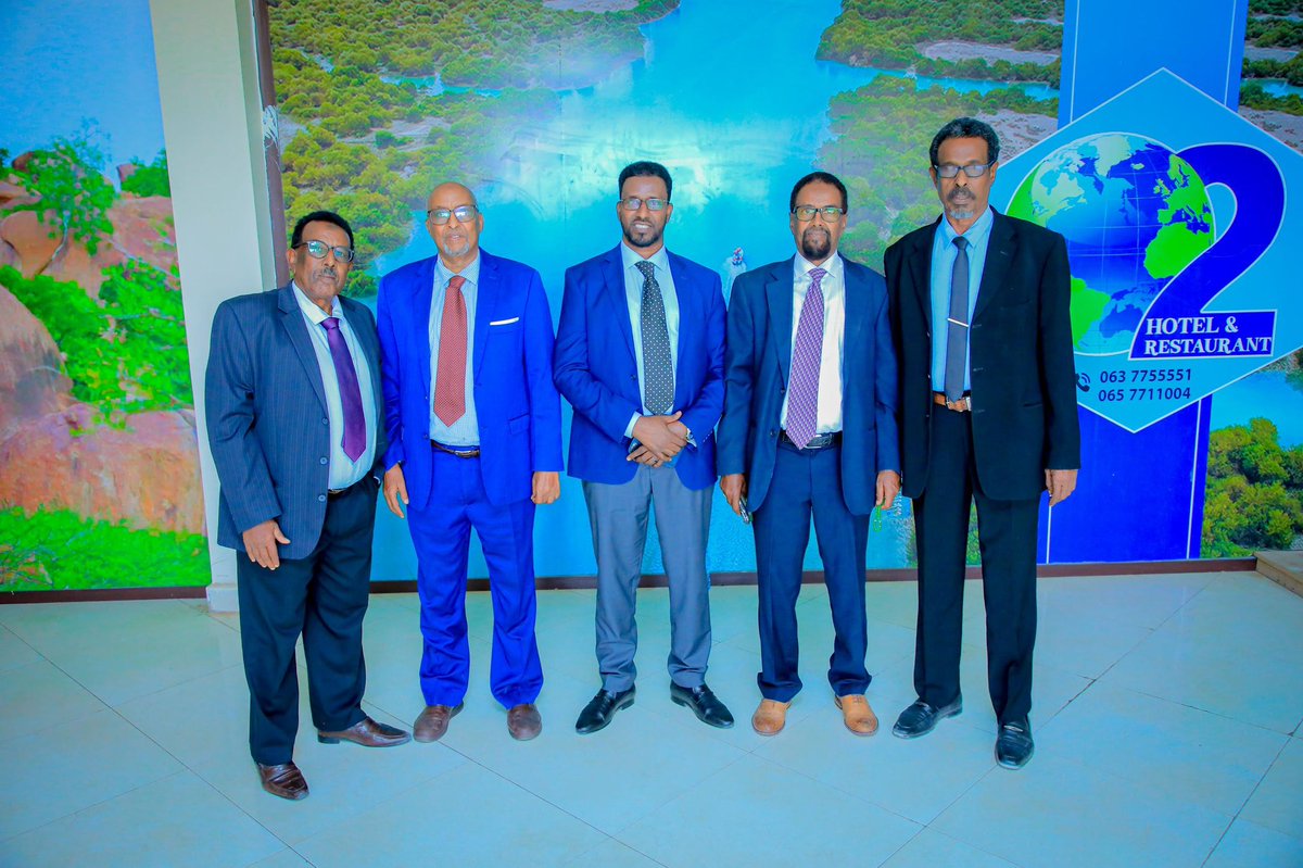 AFaatih67134's tweet image. I was a founding member of the Somaliland Intellectuals Forum, and I believe it can play a key role in political development and strategic awareness by promoting dialogue, research, and sound policies.
#Somaliland #IntellectualsForum #PoliticalDevelopment