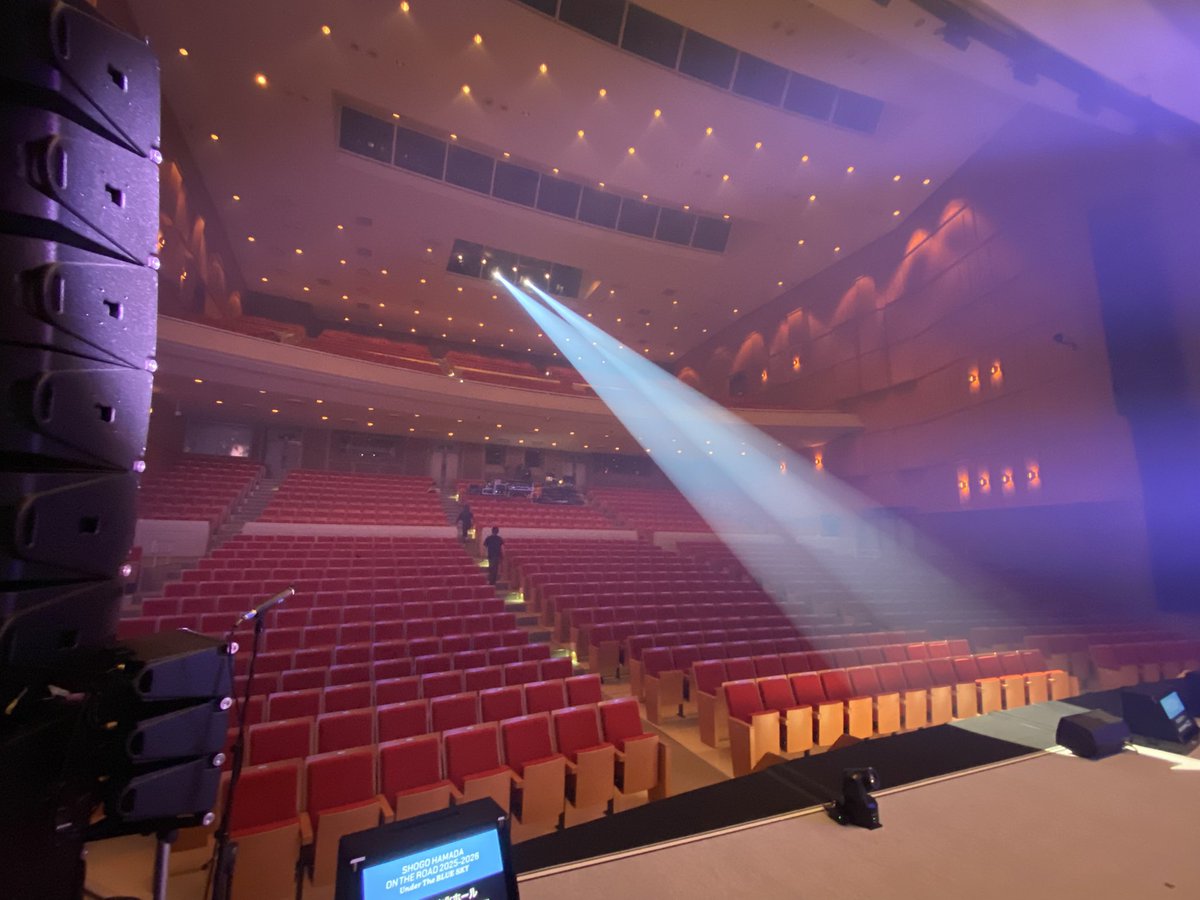 YasuhikoFK's tweet image. 帯広市民文化会館、キャパ約1500人。このホール一杯のお客さんが2日間ライブを楽しみました。その数3000人。この20倍以上の人たちが虐殺され今もそれが続くガザは同じ地球上にあります。そして、ガザの為に命を賭して船を出した人の数は、このホールのキャパの半分にも満たない。
忘れないでください。