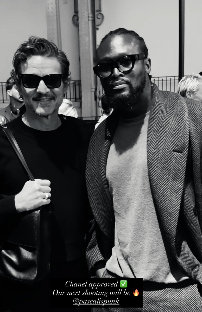 pascalarchive's tweet image. Pedro Pascal with photographer Joseph Degbadjo at the Chanel show

“Our next shooting will be 🔥pascalispunk” 👀 

📸 josephdegbadjo | instagram stories