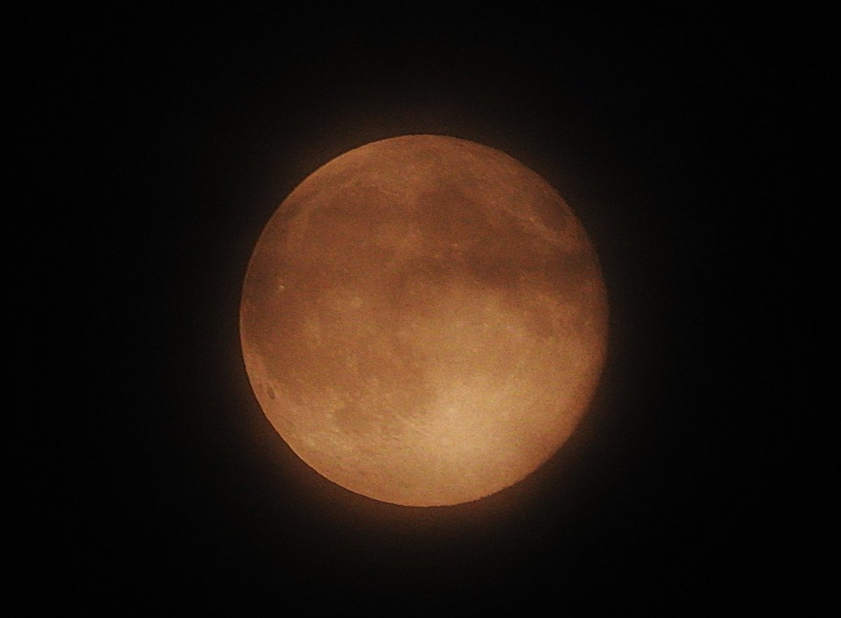 The good old Moon tonight seen in Merthyr Tydfil, UK, behind a lot of cloud cover <a href="/CarolineTheMoon/">Carol Tweeter</a> <a href="/Ruth_ITV/">Ruth_TV</a> <a href="/ITVCharlieP/">Charlie Powell</a> <a href="/SianWeather/">Siân Lloyd</a> <a href="/DerekTheWeather/">Derek Brockway - weatherman</a> <a href="/StormHour/">#StormHour</a> <a href="/BBCWthrWatchers/">BBC Weather Watchers</a>