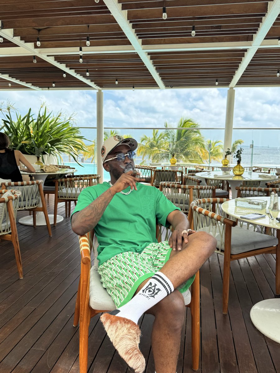 jugadowski's tweet photo. cancun 🇲🇽🌮 https://t.co/UF3Ustzaza