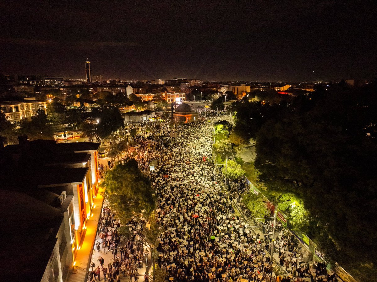 #Konya
Mevlana Meydanda  kalbi ile  sesi ile  ve duası ile  Gazze'nin  ÖZGÜRLÜĞÜ için kıyamdaydı .. 

#ÖzgürFilistin 
#ÖzgürGazze
#7Ekim2023 #FreePalestine