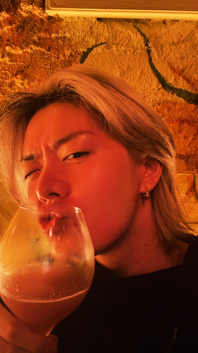 127CENTRAL's tweet image. 251008 #YUTA Instagram Story Updates (2)

&quot;まじで
素敵でかっこいい兄貴達に
恵まれすぎている🔥&quot;

#유타 #中本悠太 #NCT127 @NCTsmtown_127