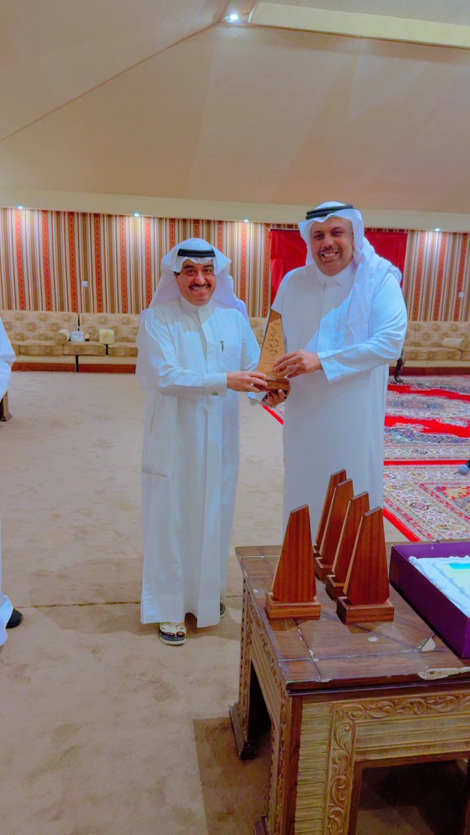 Rashed_algannas's tweet image. #هيئة_الصحفيين_السعوديين 
 كل الشكر والتقدير والعرفان لفرع هيئة الصحفيين السعوديين بالأحساء على هذا التكريم الجميل  الغير مستغرب منهم وذلك ضمن مبادرة الهيئة لتكريم المبدعين والمتميزين بها ،وذلك خلال احتفالها بتحقيق المركز الأول في البرامج والأنشطة لعامي 2024 و2025.
كم سعدت جدا…