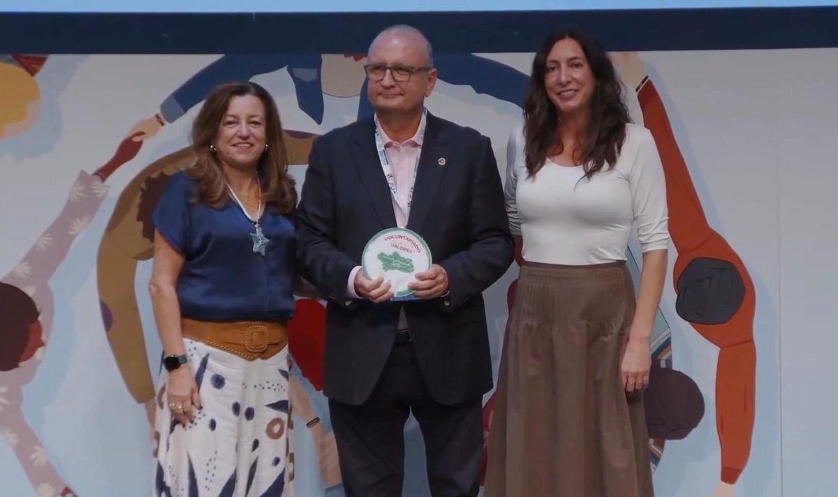 La <a href="/PVSsevilla/">Plataforma del Voluntariado de Sevilla</a> recibe el reconocimiento como entidad ApS de la Junta de Andalucía por el proyecto Patrullas Solidarias en la <a href="/eeijuliocesar/">EEI JULIO CÉSAR</a> en el marco del XVIII Congreso Andaluz de Voluntariado