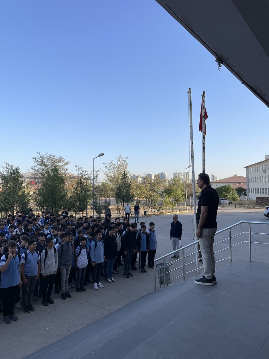 Filistin farkındalık etkinliği kapsamında 1 dakikalık saygı duruşunda bulunuldu. Ayrıca okulumuzda çeşitli çalışmalar düzenlendi. <a href="/Diyarbakirmem/">Diyarbakır İl Millî Eğitim Müdürlüğü</a> <a href="/Kayahansubasi/">Kayahan Subaşı</a> <a href="/sadoglu_salih/">Salih Sadoğlu</a> <a href="/TheKaymakam/">Ömer BİLGİN</a>