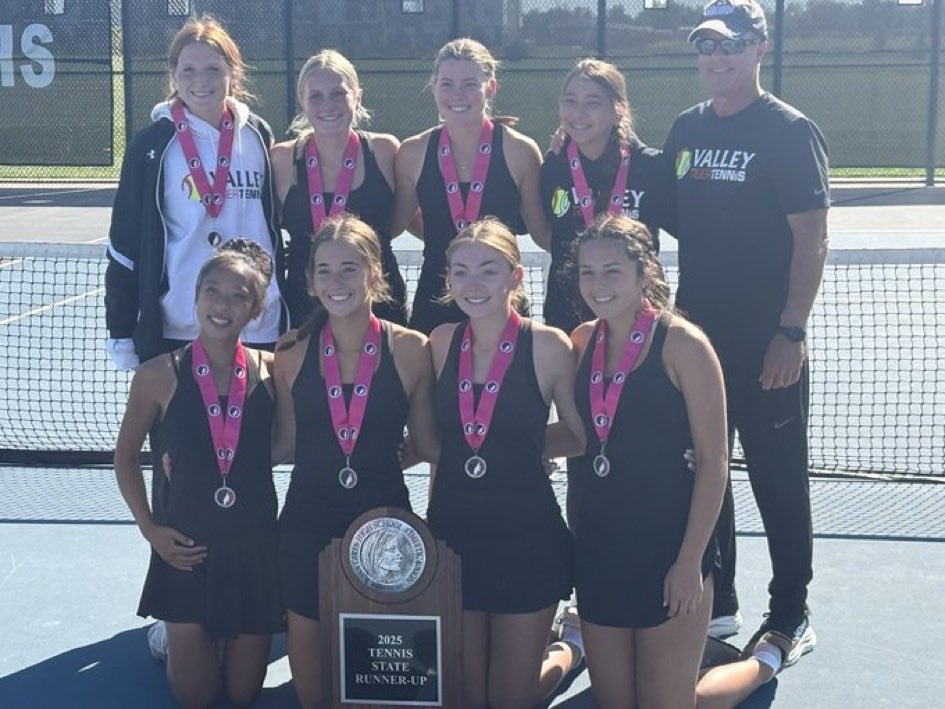 ValGirlTen's tweet photo. Valley takes 2nd place in the team state tennis tournament losing the final (2-5) to a tough Waukee NW team.  Our amazing season ended at 17-1. Well done Tigers! ⁦@vhstigers⁩ https://t.co/i0h8gxjqwU