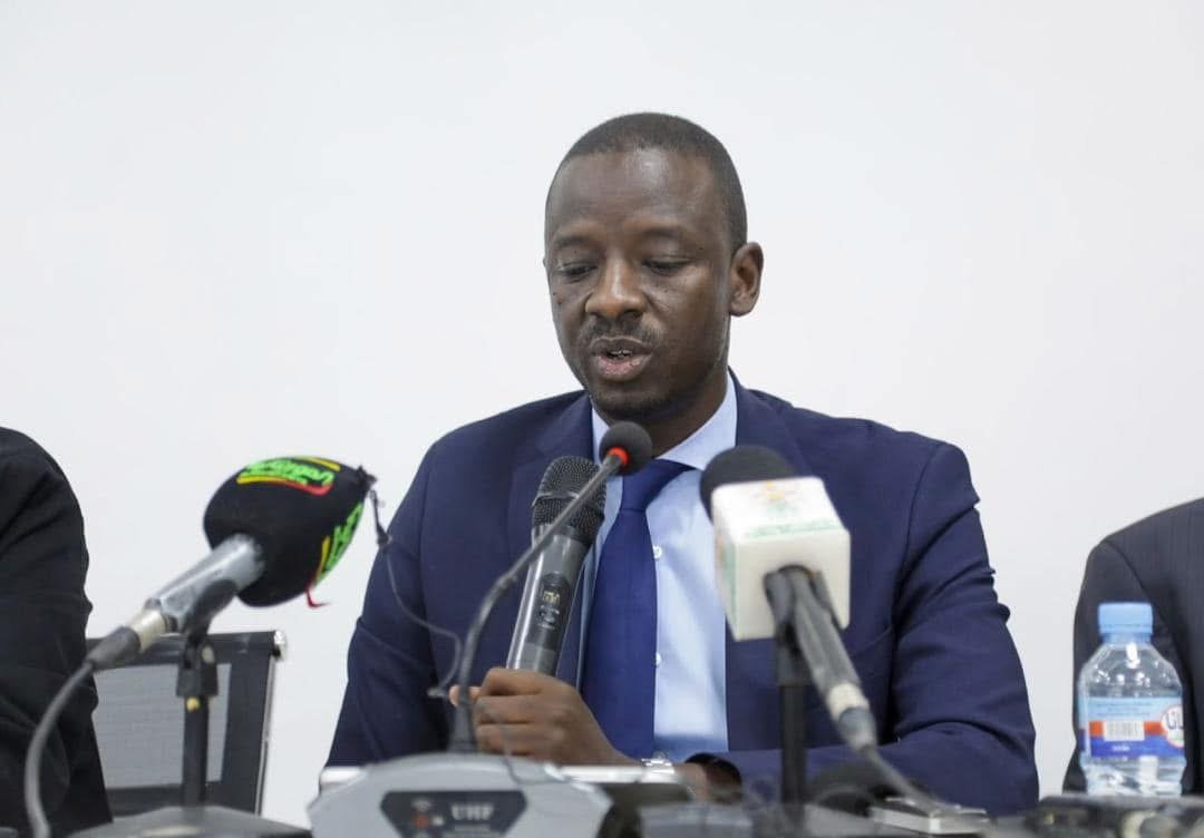 Son Excellence le Ministre Conseiller à la Présidence de la République, Muhammad Mahmoud Cheikh Abdullah Bin Bayyah, et Son Excellence le Ministre de l'Industrie et des Mines, Etiam Tijani, sont arrivés hier soir dans la capitale sénégalaise, Dakar 🇲🇷🤝🇸🇳