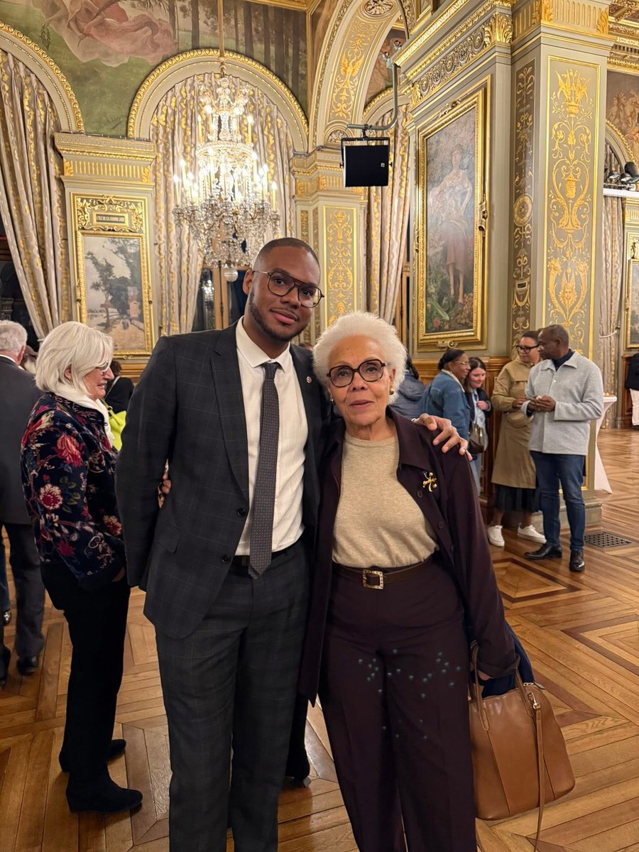 Hier, <a href="/Paris/">Paris</a> et sa Maire, Anne Hidalgo, rendaient un hommage émouvant à Jacques Martial, disparu le 13 août dernier.

Comédien, metteur en scène, élu de proximité, Jacques avait cette voix habitée et cette force tranquille qui laissaient une empreinte indélébile, sur scène comme