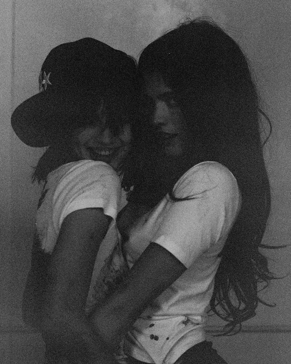 📷 Margaret Qualley as Lace Manhattan and Talia Ryder as Dixie behind the scenes of the “Girl” Music Video!