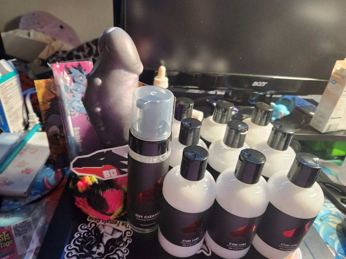 I love my Sydney! He's so pretty in person, also, do you guys think I got enough lube?
