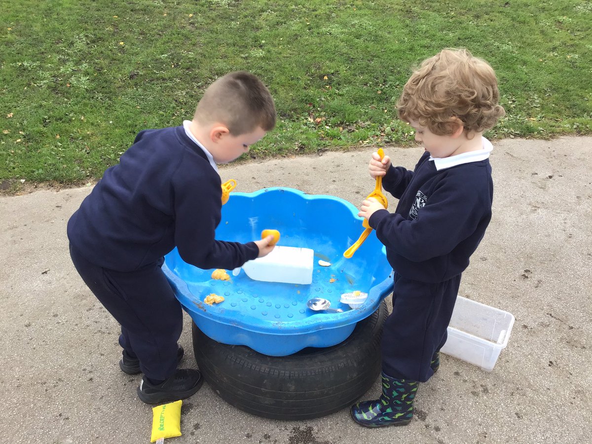 Receptionmonksd's tweet image. Juice anyone?  Today, we used our muscles to juice some tangerines to make juice. #classR1