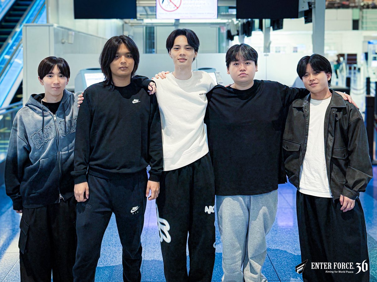 世界大会アジア予選へE36が出発🛫🇦🇺
オーストラリアで会いましょう👋

<a href="/AkusuStyle/">E36 Akusu</a> 
<a href="/harper_xd/">E36 Harp3rXD</a> 
<a href="/Mugi_R6/">E36 Mugi</a> 
<a href="/ninameowuwu/">Nina</a> 
<a href="/JiNm96721622/">E36 じんむ</a> 

#APLR6 #R6SX #RainbowSixSiegeX #シージ