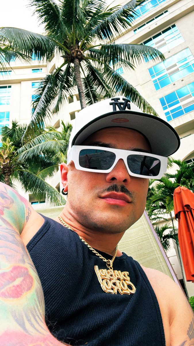 DJCoroKing's tweet photo. 🌴 https://t.co/emdRowge3h