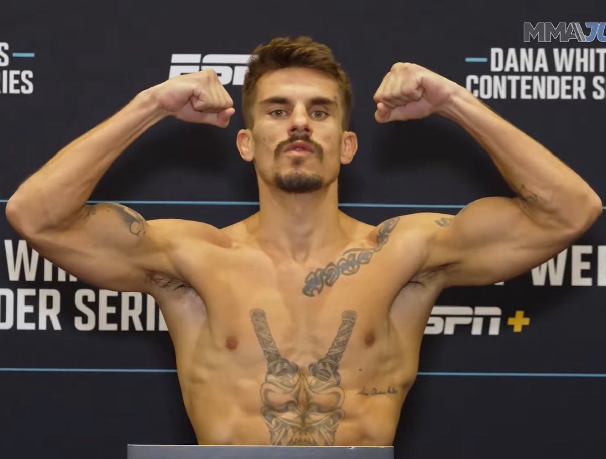 blomdogg's tweet image. Every fighter on the scale ⚖️ for #DWCSWeek9 (…🧵)
Magomed Zaynukov 🇷🇺 155.5 lbs
Lucas Caldas 🇧🇷 154.5 lbs
Adrian Luna Martinetti 🇪🇨 136 lbs
Mark Vologdin 🇷🇺 136 lbs