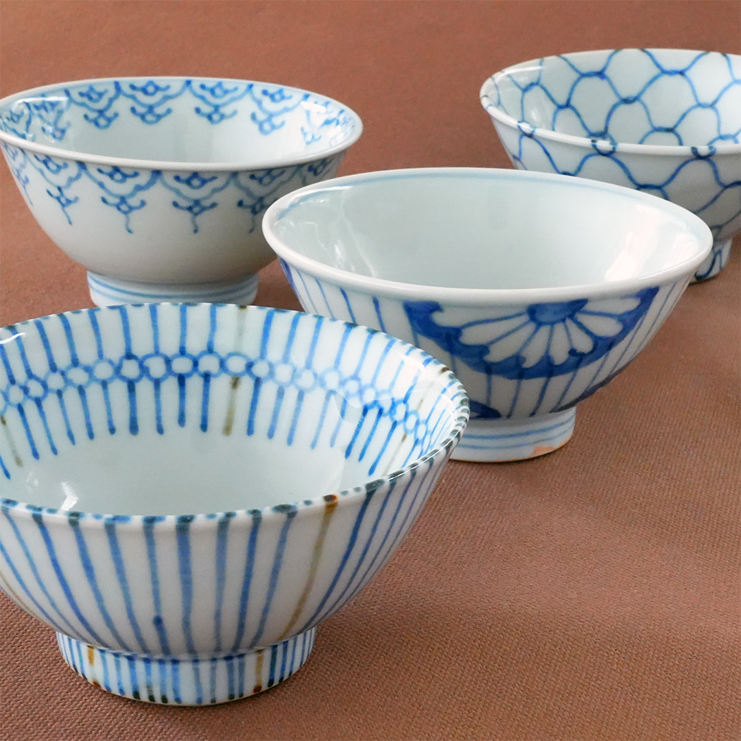 【夢工房】御下賜 菊御紋兎 木賊 青華 茶碗 江戸後期　径11㎝　　J-083 葵紋牡丹紋二葉葵唐草蒔絵茶碗台 同蓋 | 天璋院篤姫の婚礼調度 | 収蔵