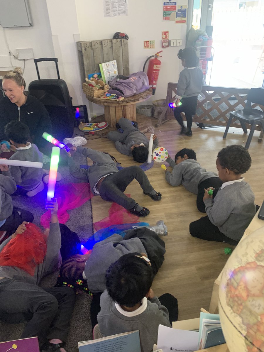 Nursery song and dance with Miss Jade, learning rhyme and song in the most fun way