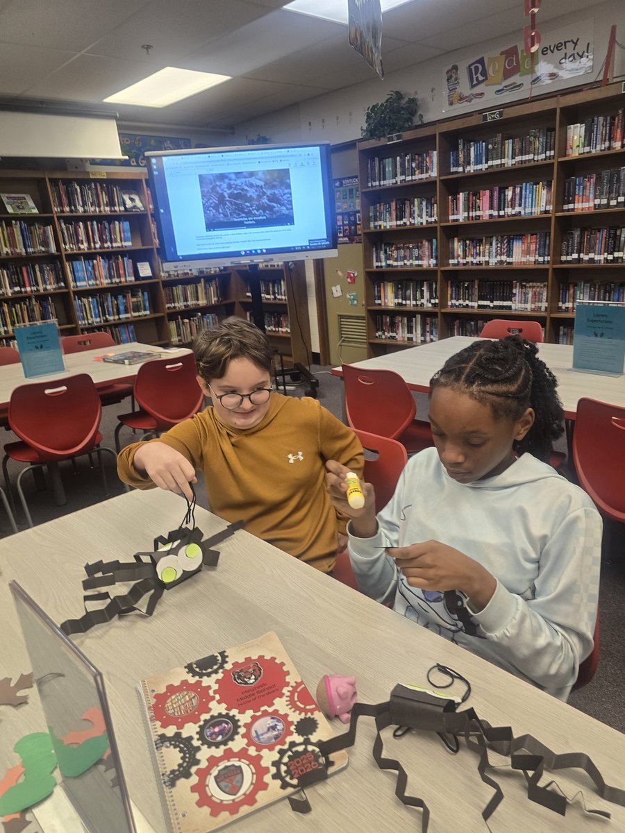 meyzeeklibrary's tweet image. Ms. Lauroesch's class learned that online resources aren't scary when they use the Meyzeek library libguide! We did a little research on spiders... then made our own! (The spiders might be scary.) #meyzeekreads #WeAreJCPS #JCPSlibraries