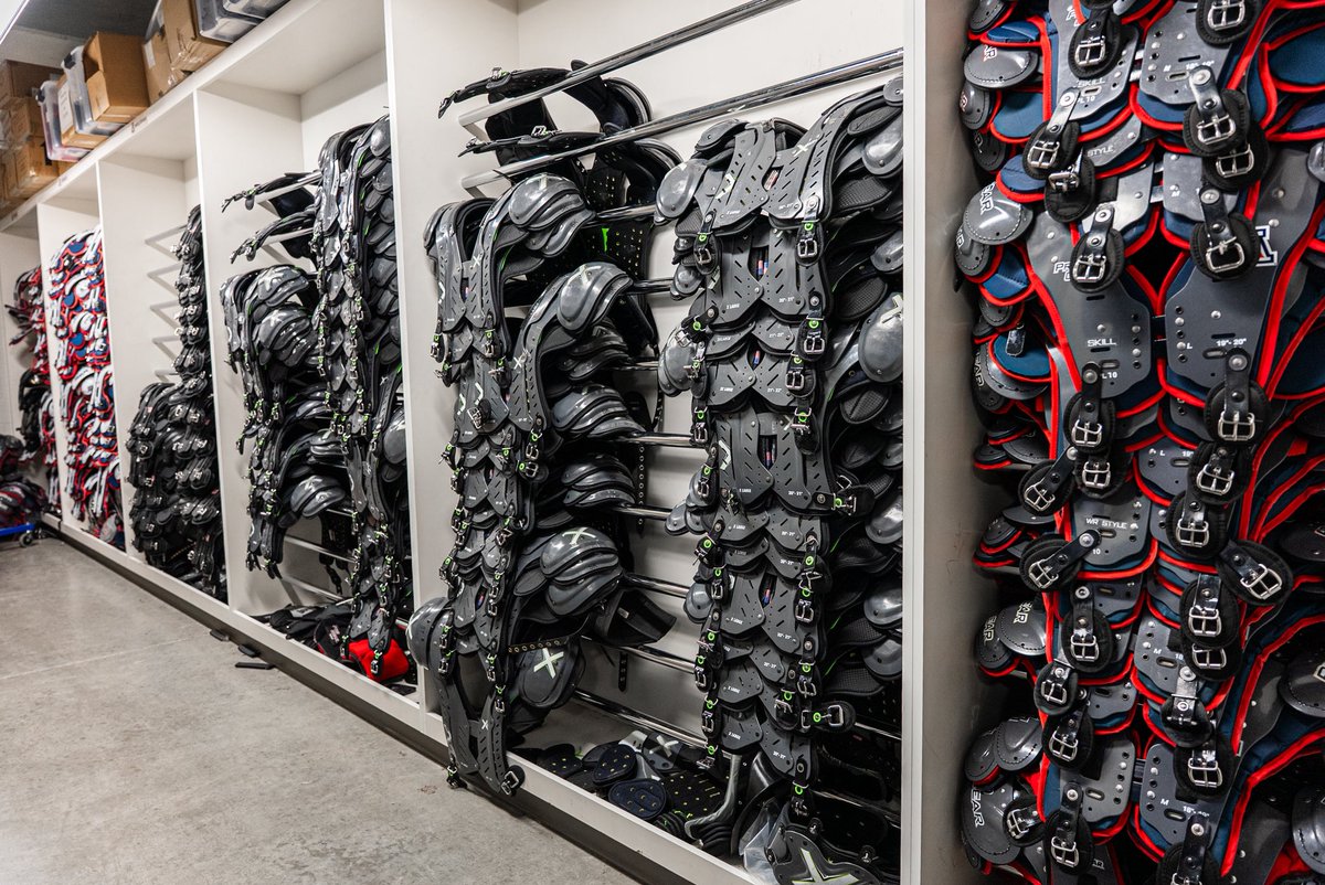 Every year, players get refitted head-to-toe. Now, 3D scanning makes it more precise than ever. Inside how <a href="/RiddellSports/">Riddell Sports</a> and Nike use data to build gear that fits like a fingerprint. 👀

🎥 Full episode - featuring <a href="/ArizonaFBall/">Arizona Football</a>’s EQ team - is live: youtu.be/Heno8OlrKlw?si…