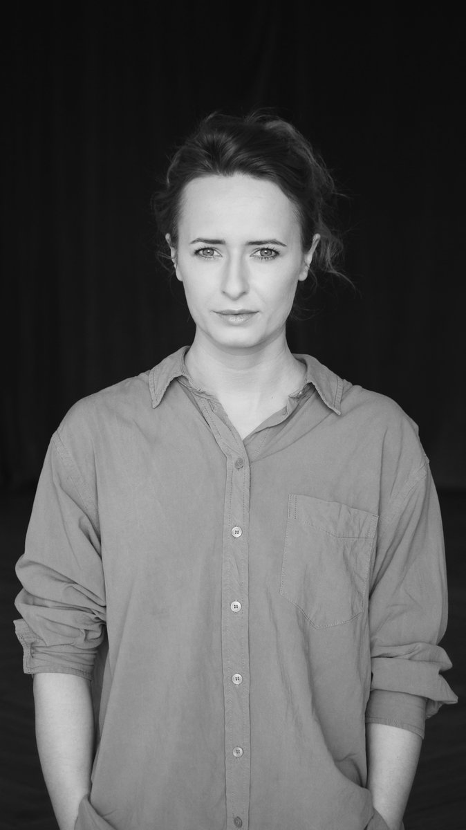 RomaniaNY's tweet image. 🩰#MeettheChoreographers of #BLOT – Body Line of Thought, coming to North America this fall

#SimonaDeaconescu’s career spans stage works, installations, films &amp;amp; video art, and her creations have resonated with audiences across the world. 

👀 More at rciusa.info/events/tangaj-…