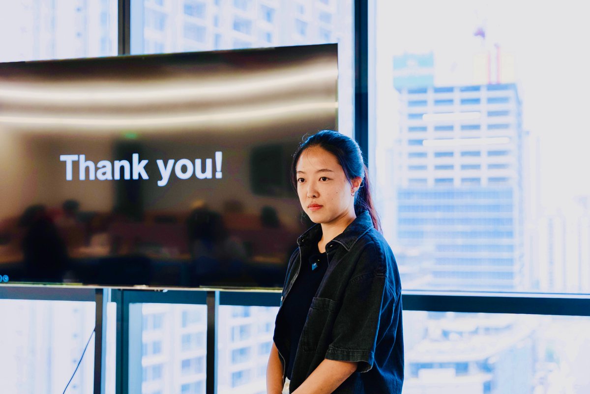 hyejeebae's tweet image. 📍 soccer pitch
📍 presentation pitch