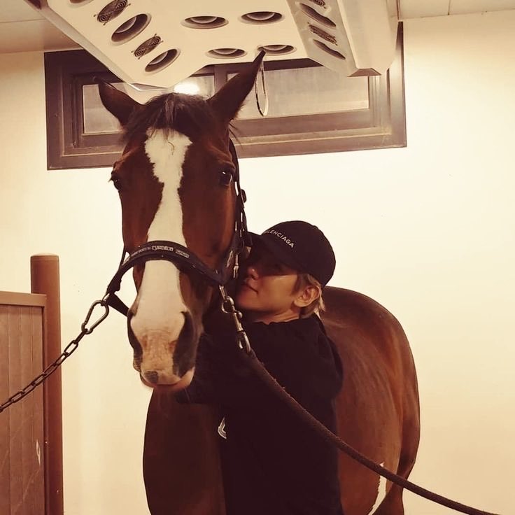 amohudcon's tweet image. cowboy like me ⋆˚࿔
#EXOLSelcaDay