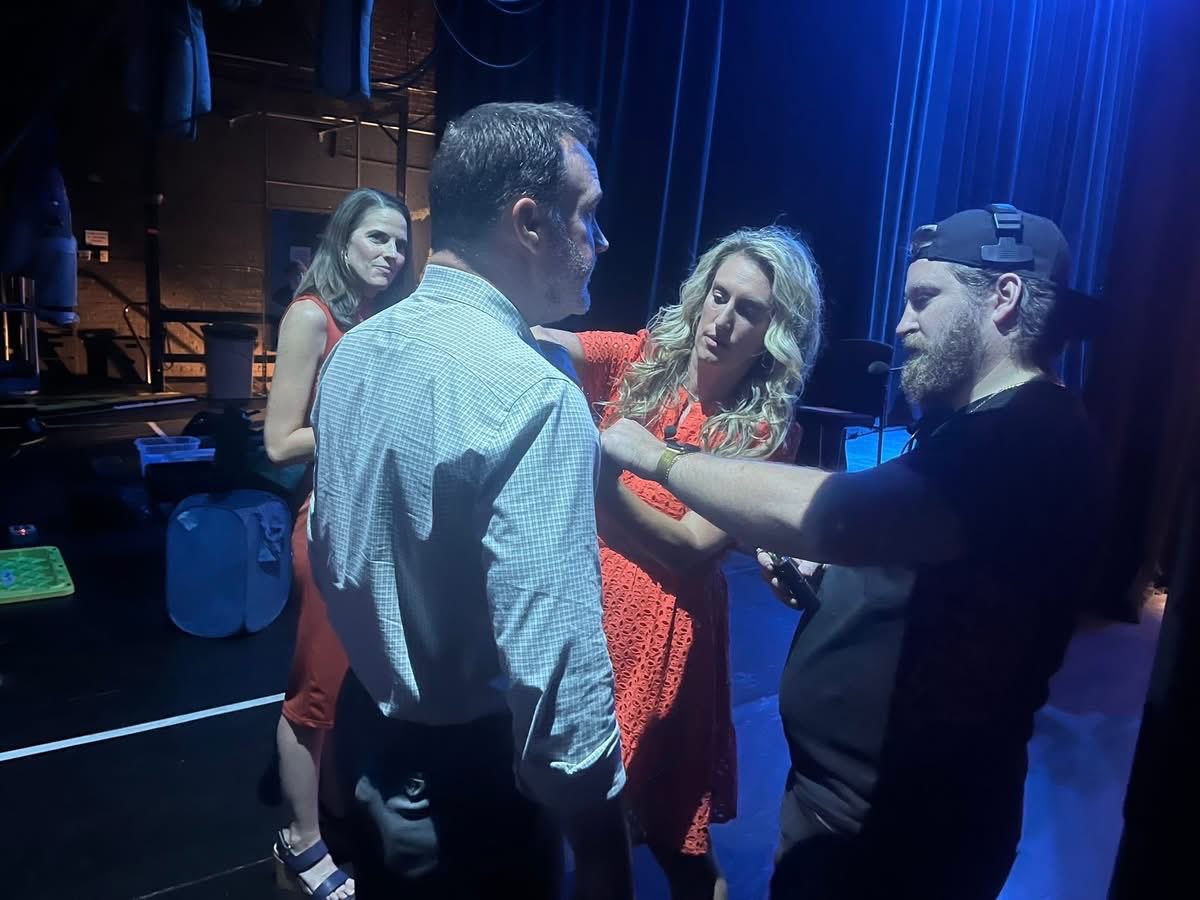 Not only is Lisa Herndon the best emcee in the business, she’s also quick to lend a hand when I have no clue how to attach my lavalier mic!🎤 #speakerproblem #speakerlife #emcee