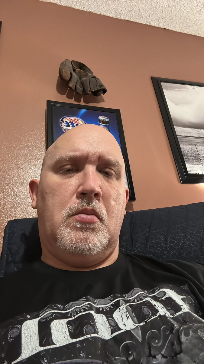 Ramstien1997's tweet image. Who wants to have a beer with me