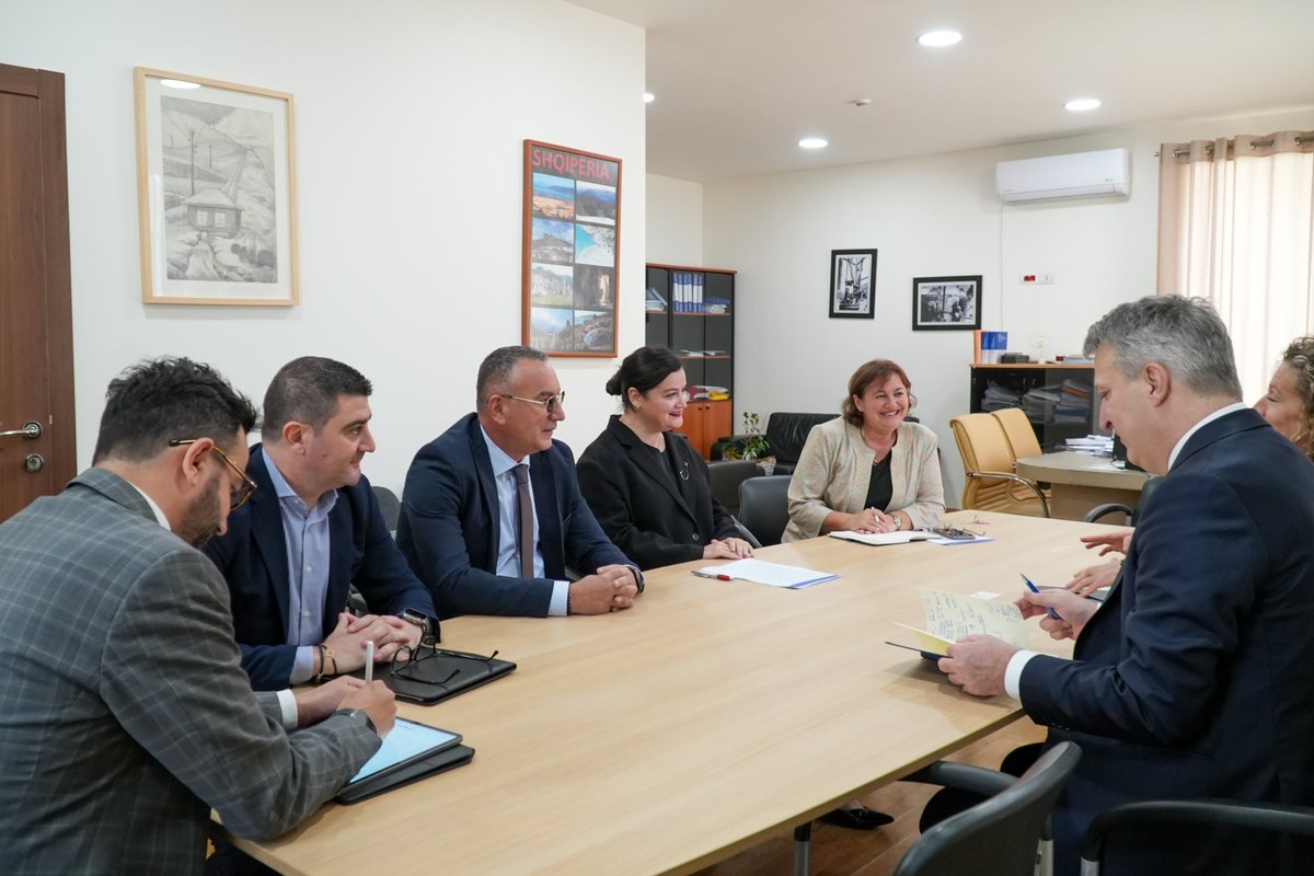 PostEurop tweet media