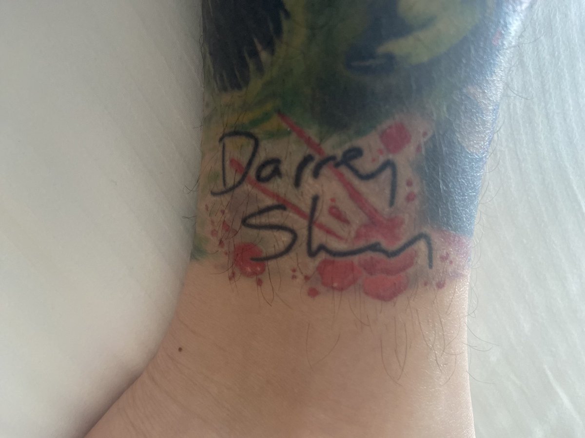 Morgannosaurus1's tweet photo. @darrenshan’s signature was the perfect conclusion to the project! https://t.co/hpIkjiag7C