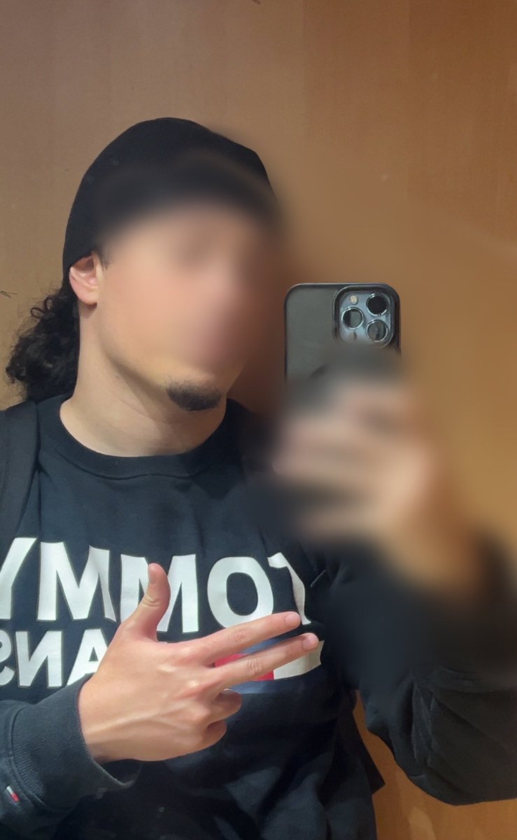 Jetteur2nain's tweet photo. Le mec qui face reveal maissss pas trop quand même https://t.co/ttNfpEFZc8