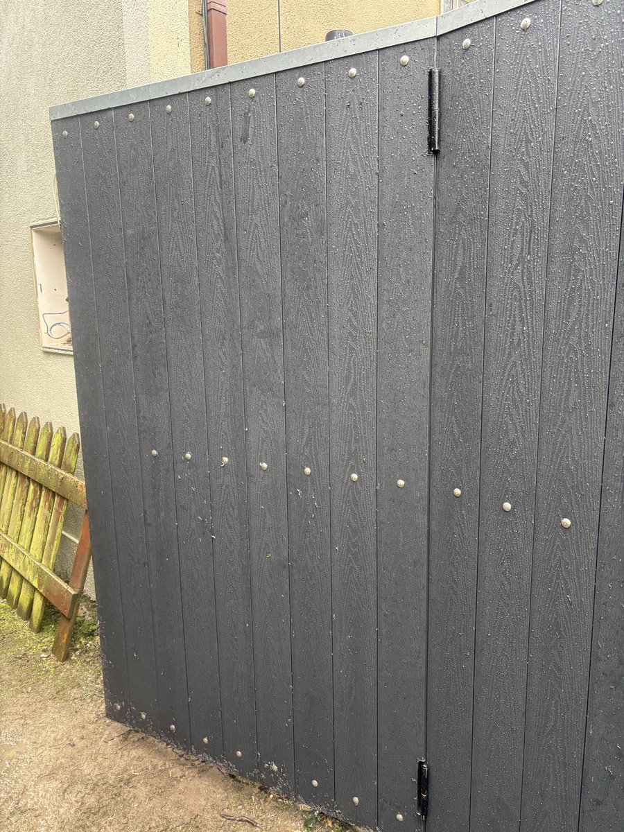 Lynch Fencing tweet media