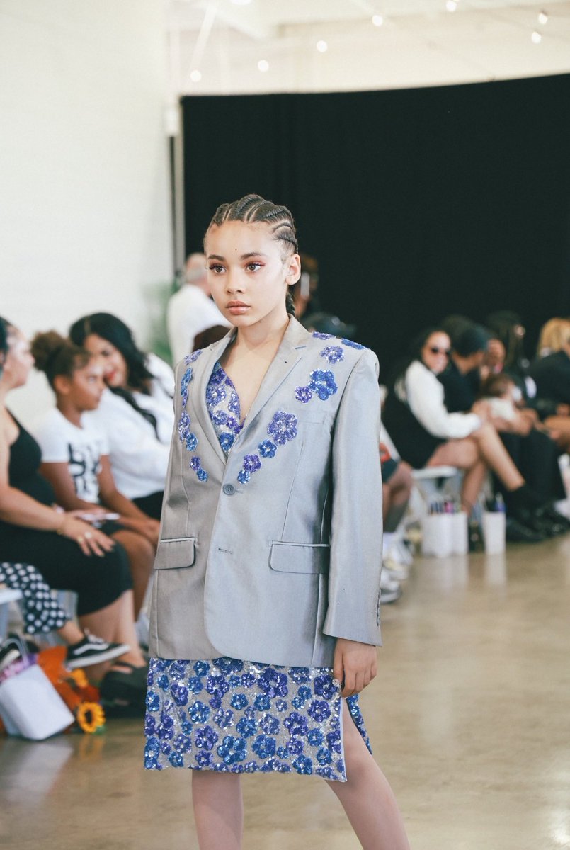 KleopatraVargas's tweet image. I’m having fun. I’m being myself. I’m doing what I love. That’s all that matters. 

The Hues of Couture Fashion Show

#kleopatravargas #kidmodel #runway #kfw #fashionshow