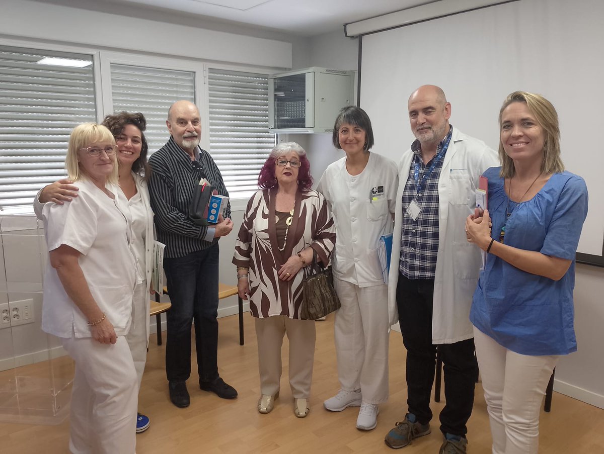 aecos_'s tweet image. Nuestra vicepresidenta primera, Feli Cerezo, ha participado hoy en la Comisión de Pacientes del Hospital de la Cruz Roja (Madrid) en representación de AECOS.

Seguimos trabajando para que la voz de los pacientes esté en el centro de la sanidad. 💙
#AECOS #Pacientes #Salud