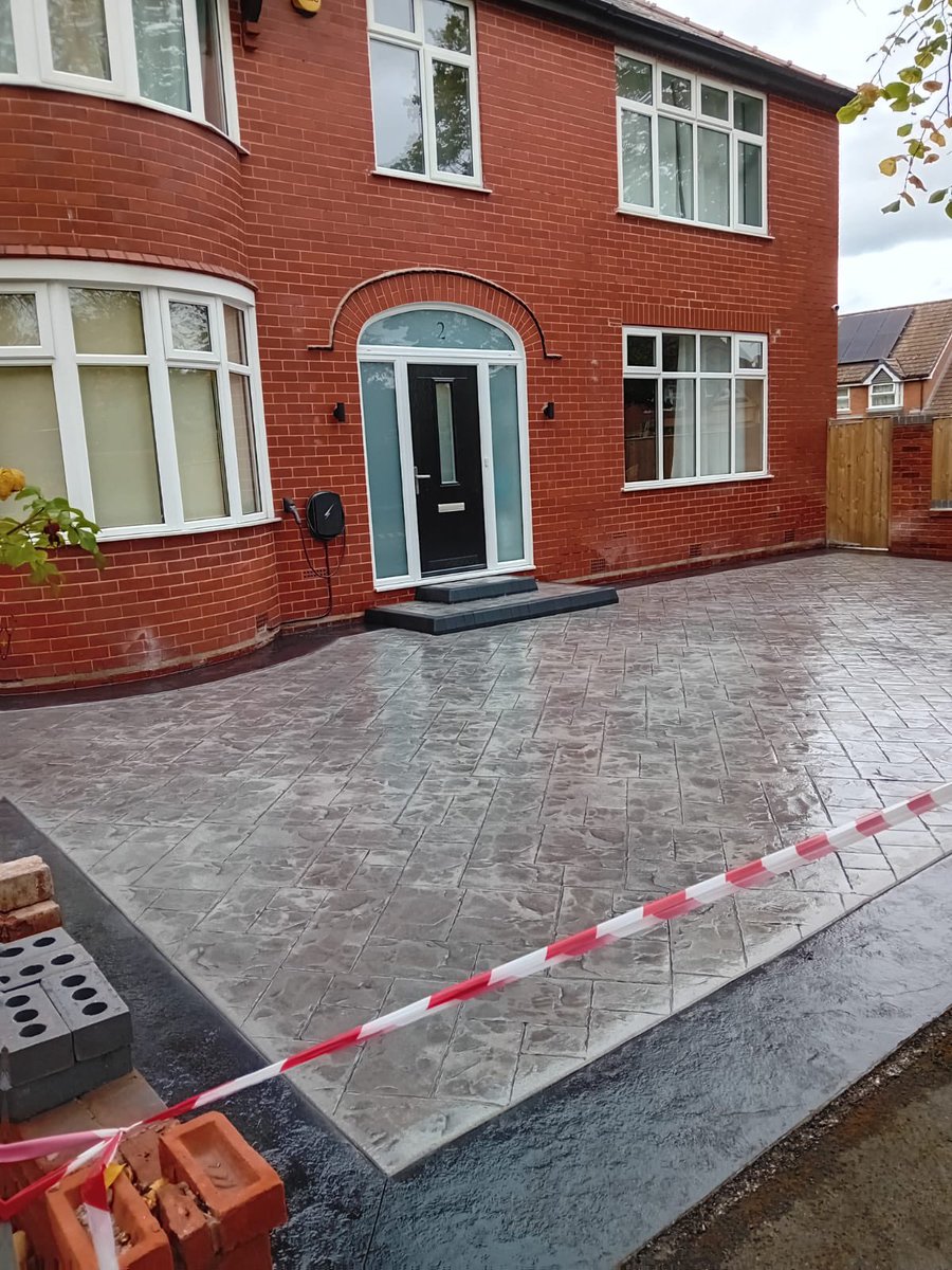 Drive finish today, slate grey borders with dove grey ashlar