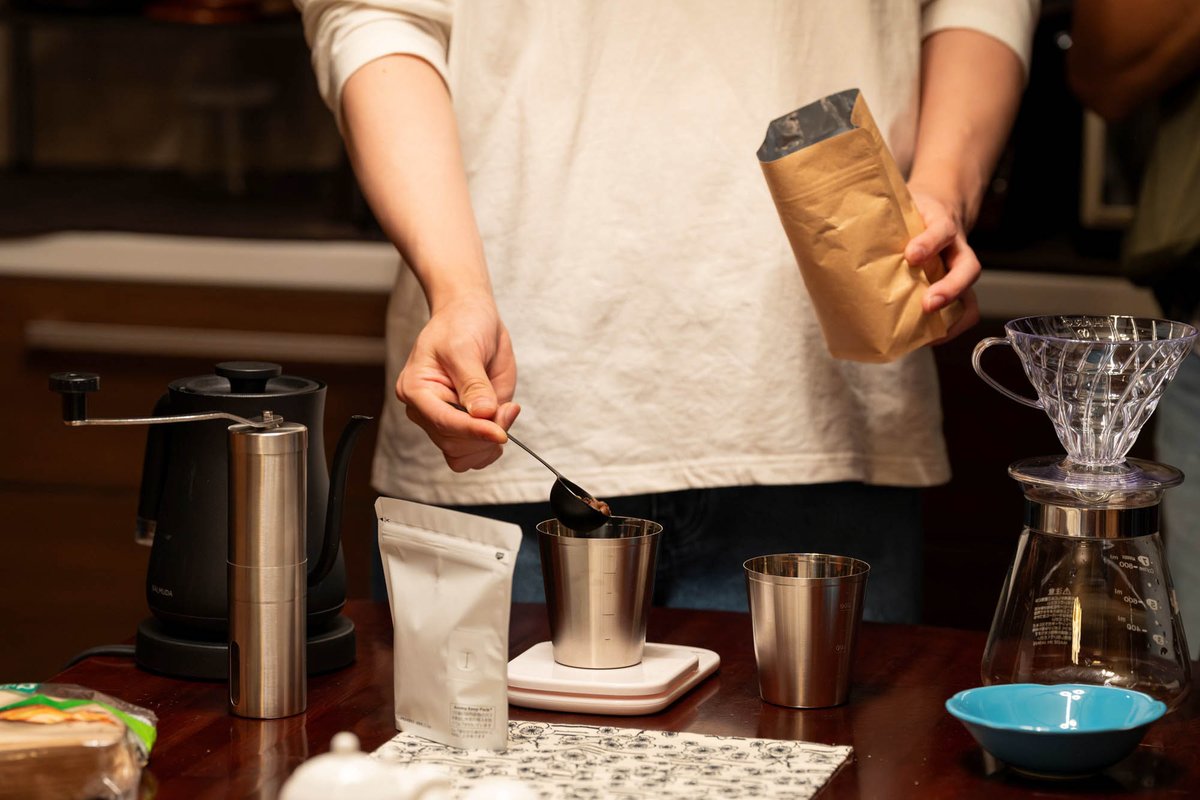 『富士山と、コーヒーと、しあわせの数式』拓磨（豆原一成）が本格的なコーヒーを祖母・文子（市毛良枝）に振る舞うシーン〈メイキング映像〉解禁

▶ cinema-life.net/p251008_fjmv/

#富士山とコーヒーとしあわせの数式
#豆原一成 #市毛良枝
<a href="/MtFujiMovie1024/">映画『富士山と、コーヒーと、しあわせの数式』公式</a>