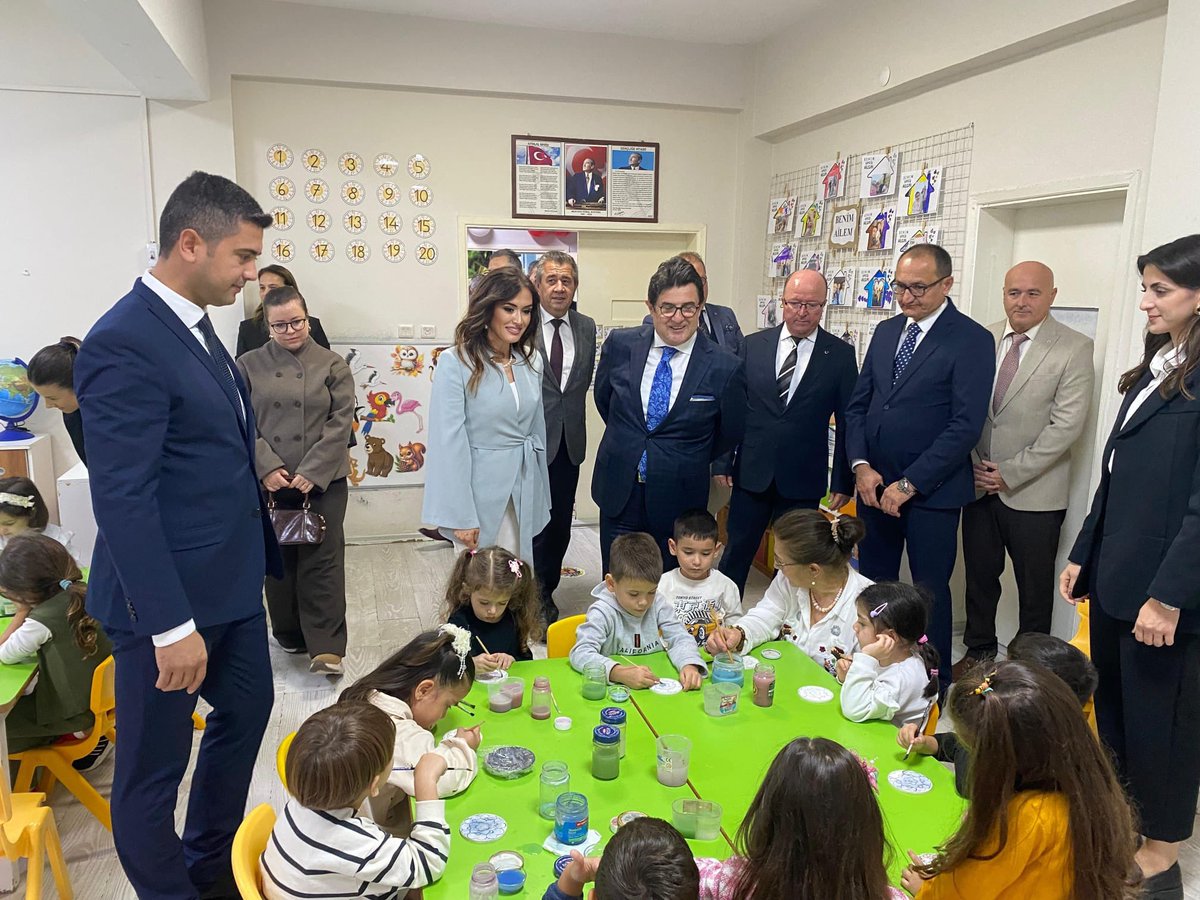Okulumuzda“Geleneksel Sanat Atölyeleri, Geleneksel Çocuk Oyunları Dans Gösterisi, Okul Öncesinde Başarıya Giden Yol; Eğitim, Aile ve İletişim” konulu düzenlenen aile semineri, katılımcılar ile anne ve babalar tarafından ilgi gördü.<a href="/YUnan78241/">Yasemin Unan</a> <a href="/FahriKIRMIZI/">Fahri KIRMIZI</a> <a href="/drazizyeniyol/">Dr. Abdülaziz YENİYOL</a>