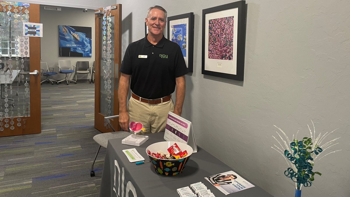 nJoyVision's tweet image. 📣Shout-out to @OKIE_811 and all their amazing employees at the OKIE 811 Employee Health Fair today. nJoy Vision&apos;s J.R. Clark had a great time chatting up #LASIK #EVOICL and #LensReplacement for their vision correction. Thanks OKIE 811!
#nJoyVision #EmployeeHealth