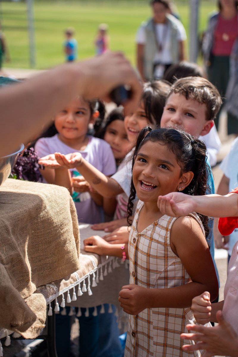 SVVSD's tweet image. Thunder Valley K-8 proudly celebrated Colorado School Meals Proud Day with a day filled with nutritious foods, live animals, and local partners. This event highlighted the essential role of school nutrition programs and the impact school meals have on students and the broader…