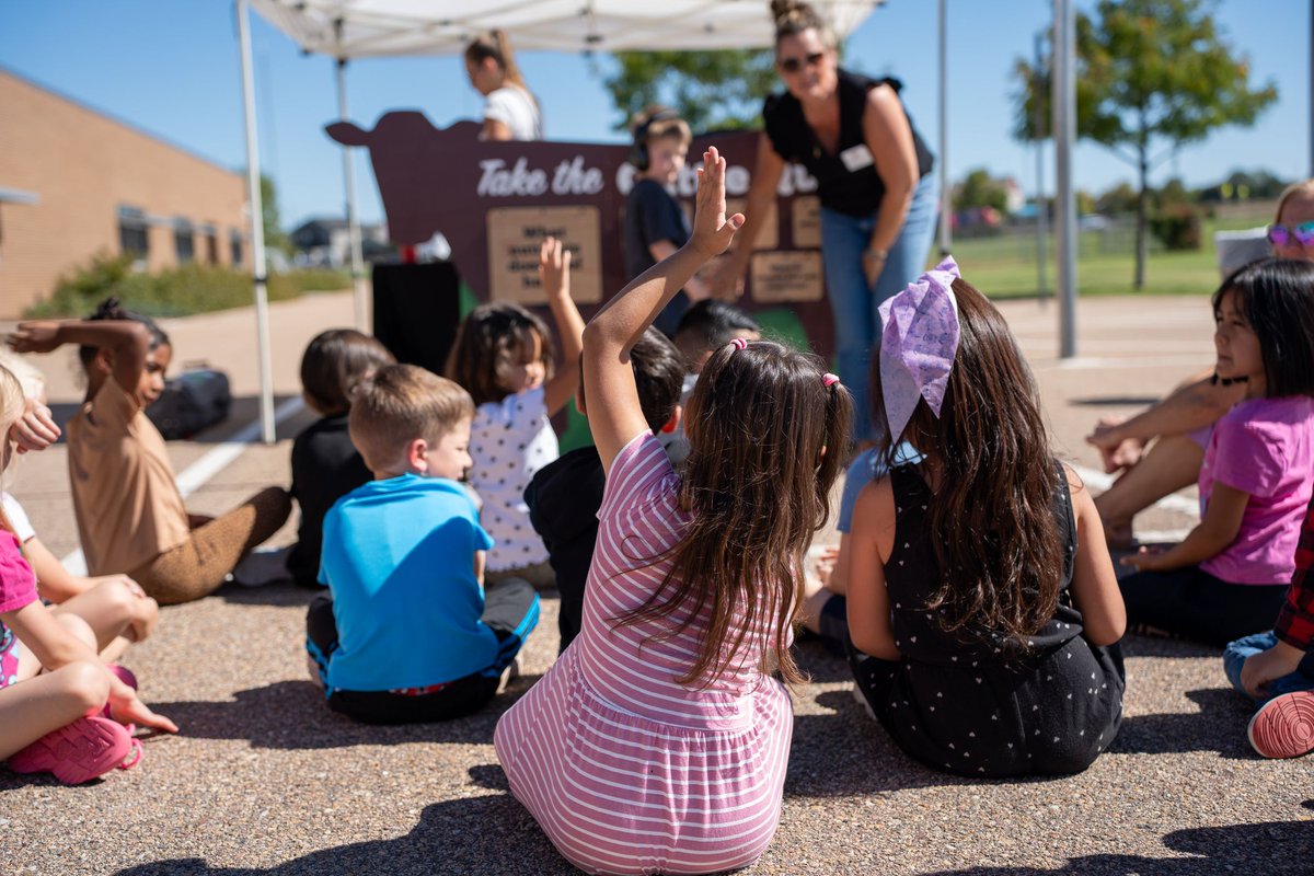 SVVSD's tweet image. Thunder Valley K-8 proudly celebrated Colorado School Meals Proud Day with a day filled with nutritious foods, live animals, and local partners. This event highlighted the essential role of school nutrition programs and the impact school meals have on students and the broader…
