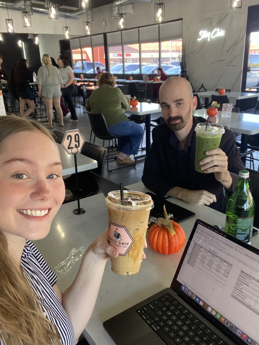 The wifi gave up, but we didn't! ☕💪

#businessmarketing #helpingcompaniesgrow #officelife