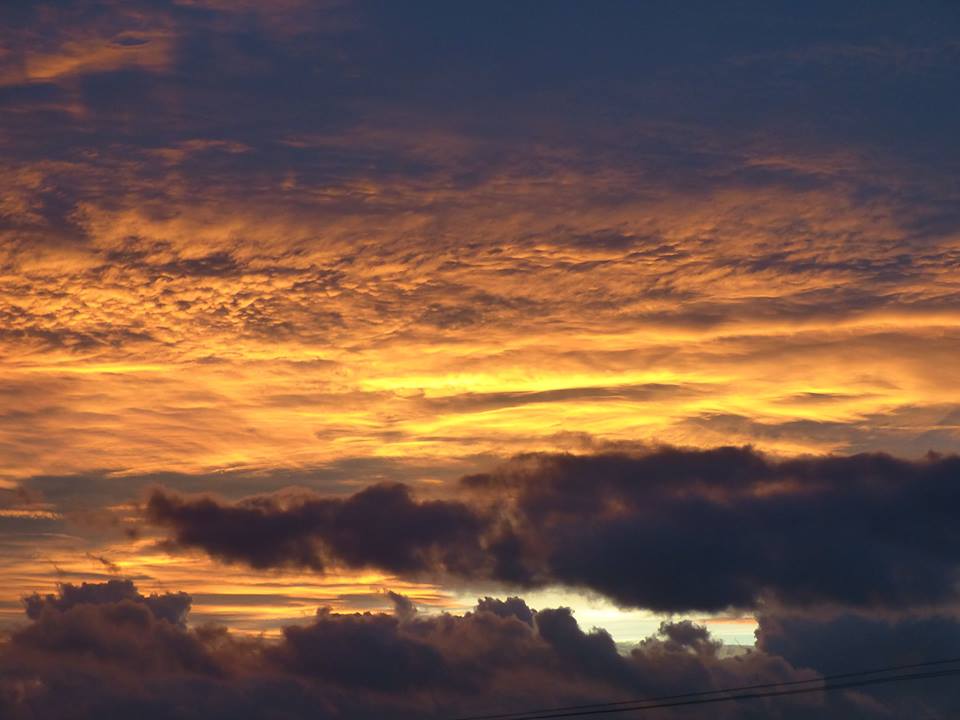 mmatalpur's tweet photo. #AmazingSunset 
This sunset was seen in September 2012 on the day of a devastating rain.
We were on our way to Hyderabad after witnessing the rain in Dabroh.
Took these shots from moving car as it was not possible to stop.
Never see sky like this here again.
Red Sky shepherd's .. https://t.co/X7H5If1PVf