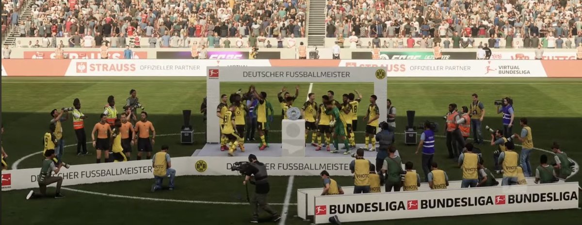 LoewenReporter's tweet photo. 🟡⚫ Danke, Hansus!
Nach zwei Jahren beim @BVB verabschiedet sich Trainer Hansus und widmet sich einer neuen Aufgabe.
Wir sagen Danke für Leidenschaft, Klarheit und starke Momente an der Seitenlinie. Alles Gute für die Zukunft! 👏🍀 #HansusBVB https://t.co/yy7wf6nx7Q