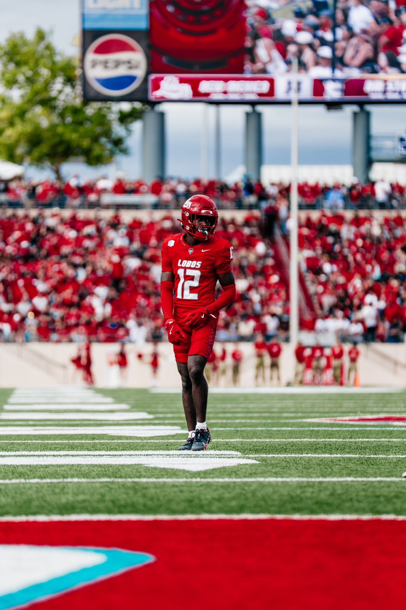 UNMLoboFB's tweet image. Lobo Nation, join us at Lobo Talk tonight! Hosted by @RobTalksLobos 🌃

🗣️ @franks_coach &amp;amp; @kozy_jay2x will be joining @Coach_Eck on the show 

📍 7 PM @sandia_casino 
☎️ 505-246-0610 
📻 player.listenlive.co/22401

#GoLobos | 🐺⬆️