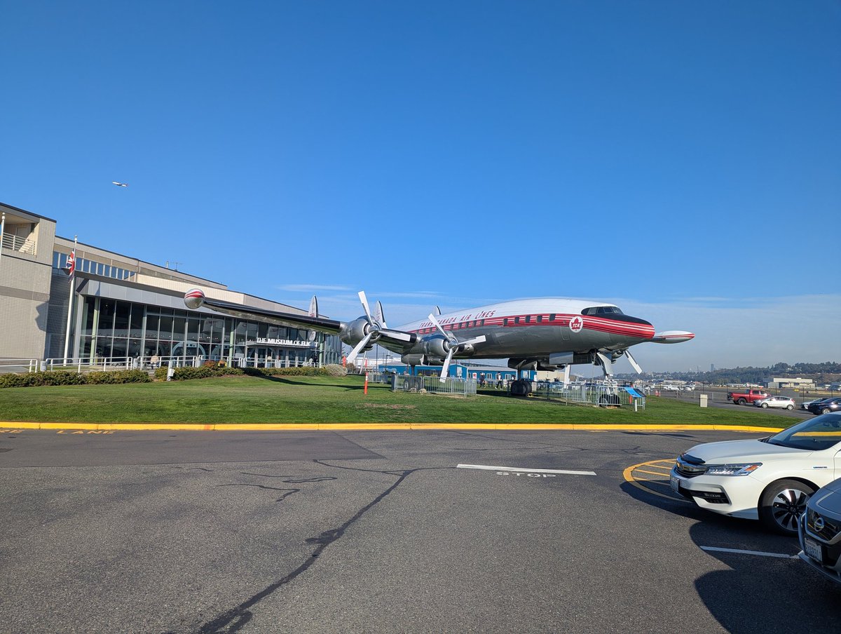 We're not flying until 5:35 p.m. so what better than to spend the morning at the Museum of Flight just 10 minutes up the road 😂 Winner!