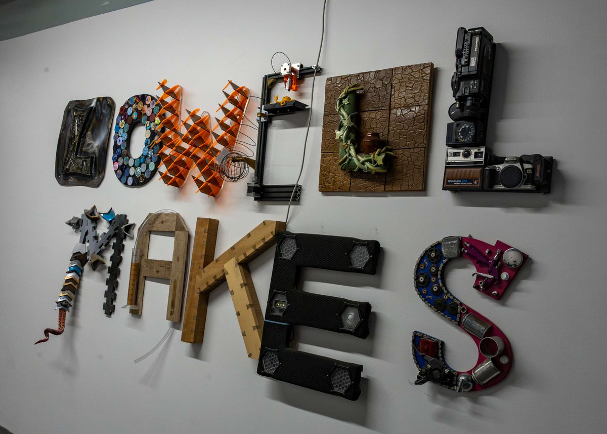 Like Lowell tweet media