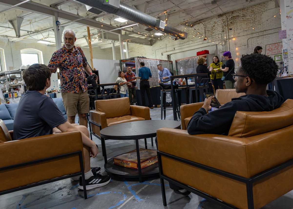 Like Lowell tweet media